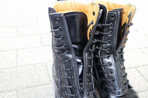 10ホールブーツのメンズ