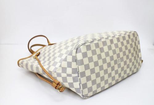 ルイ・ヴィトンのダミエ・アズール