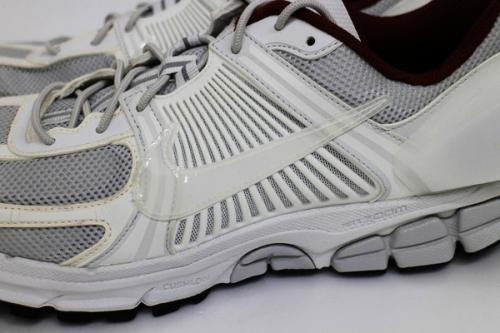 ナイキ×ア コールド ウォールのスニーカー