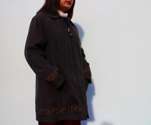 フェンディジーンズのロゴジャケット
