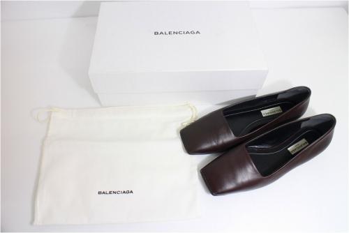 スクエアトゥフラットパンプスのブラウン