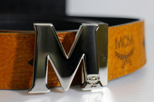 エムシーエムのロゴバックルレザーベルト