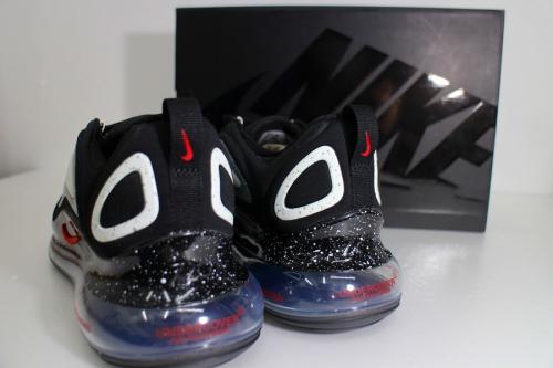 ナイキ×アンダーカバーのエアマックス720