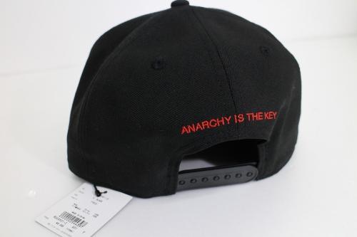 ニューエラ × アンダーカバーのスナップバックキャップ