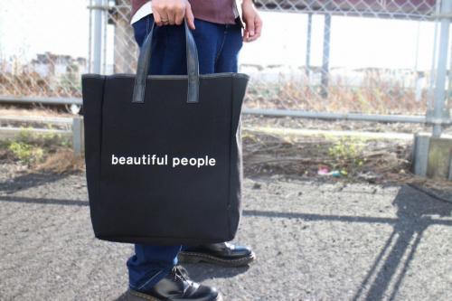 ビューティフル　ピープルのシェイプメモリートートバッグ