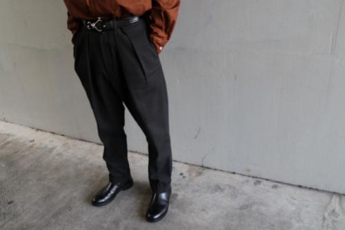 コットンカルゼ２タックパンツのブラック