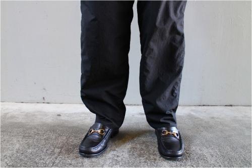 テアトラのウォレットパンツ