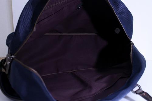 極ボストンバッグのネイビー