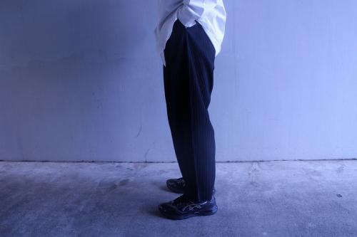 プリーツパンツのメンズ