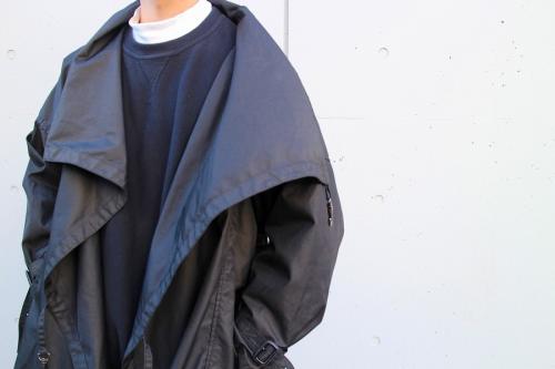 イロコイのドレープラップコート