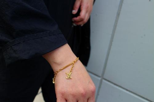 ブレスレットのスウィートモノグラム