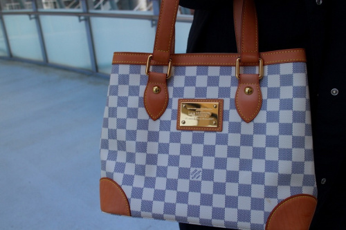 ラグジュアリーブランドのLOUIS VUITTON 　