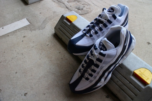 スニーカーのNIKE