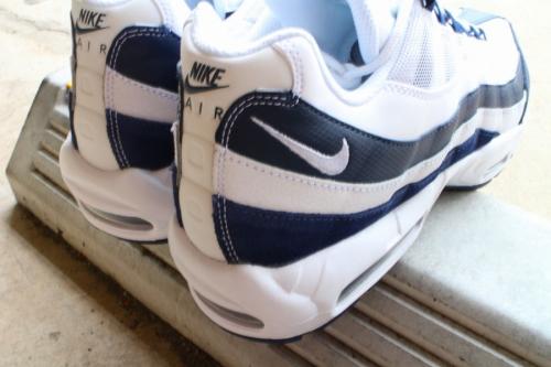 スニーカーの橋本