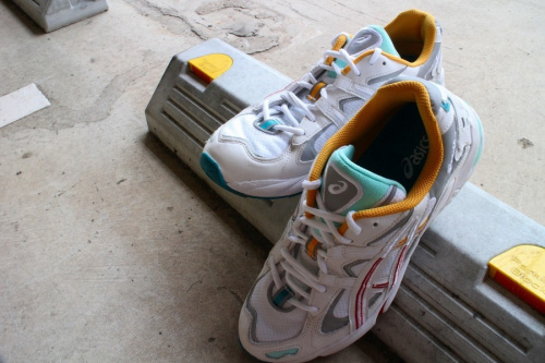 スニーカーのasicsTiger×KITH