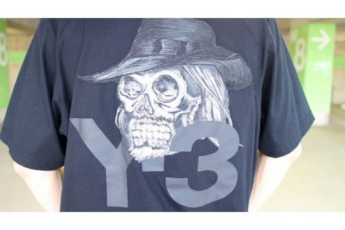 ブラック　マルチカラー