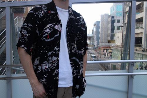 アロハシャツのブラック