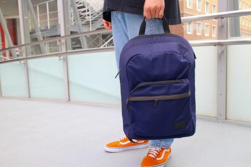 ブリーフバッグパックのネイビー