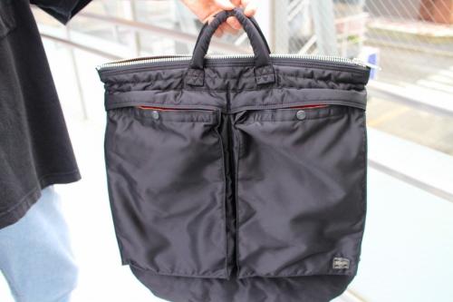 ヘルメットバッグのブラック