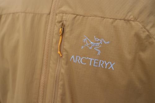 アークテリクスのナイロンジャケット