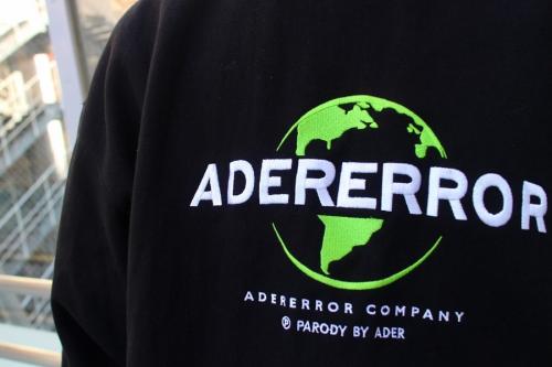 アーダーエラーのスウェット