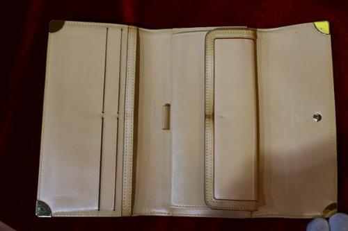 長財布のホワイト