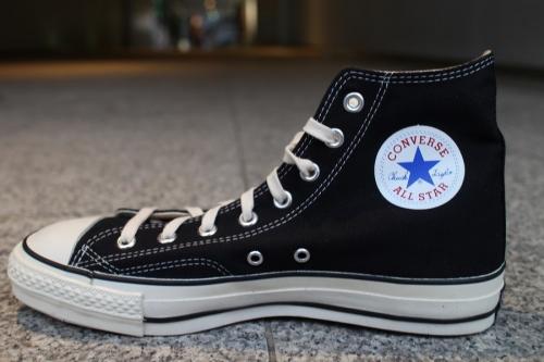 コンバースのWネームハイカットスニーカー