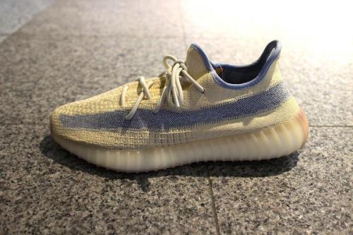 adidasのアディダス