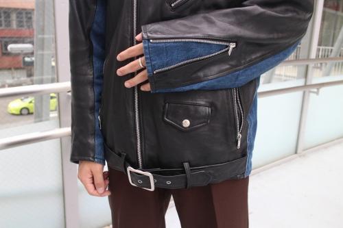 ダブルライダースデニムジャケットのブラック×ブルー