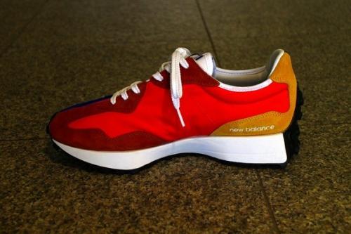 スニーカーのMS327LAA