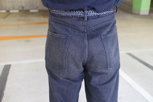 ハードツイストデニムワイドパンツのブラック