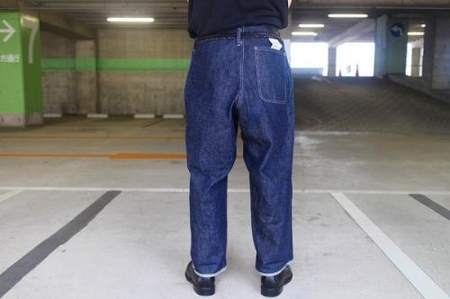デニムパンツのTYPE3