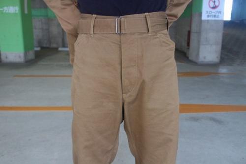 コットンチノセットアップのベージュ