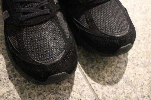 スニーカーのM990BB5