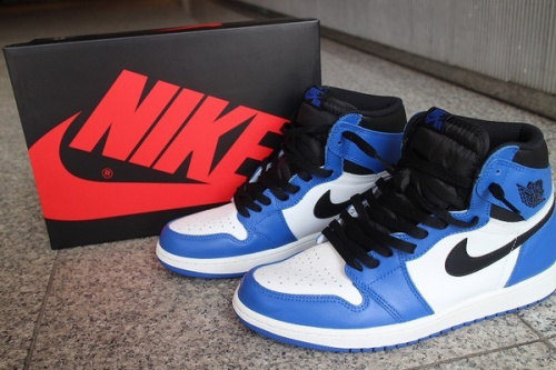 スニーカーのNIKE