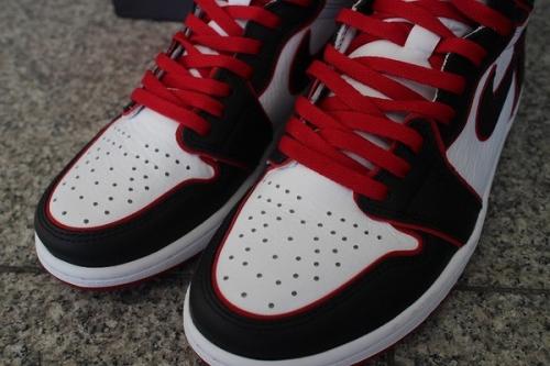 ナイキのAIR JORDAN 1