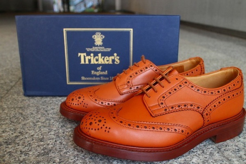 ドレスシューズのTrickers