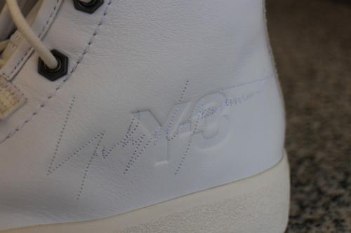 ワイスリーのハイカットスニーカー