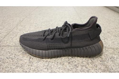 adidasのアディダス