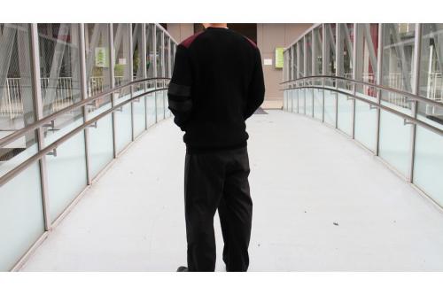 デザイン切替カーディガンのブラック×レッド