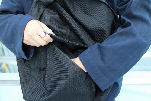 バックパックのブラック