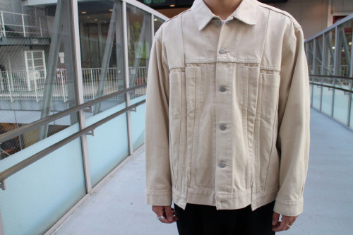 スニーカーのUNUSED