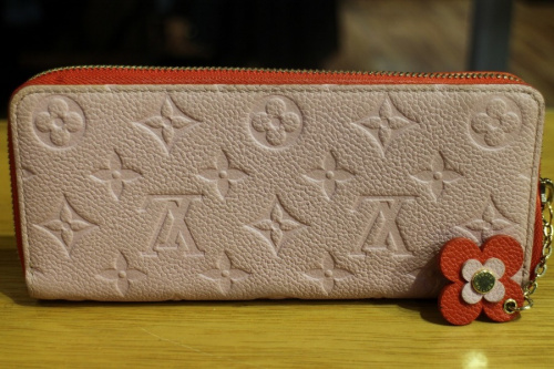 ラグジュアリーブランドのLOUIS VUITTON 　