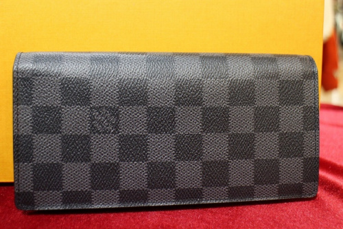 ラグジュアリーブランドのLOUIS VUITTON