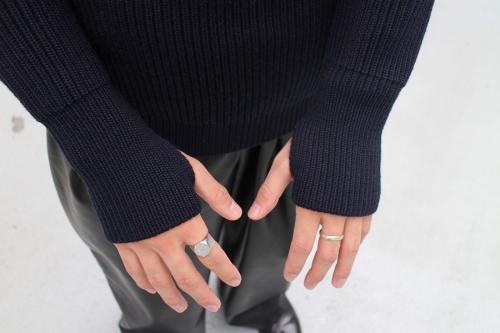 5GGタートルネックニットのレッド＆ネイビー