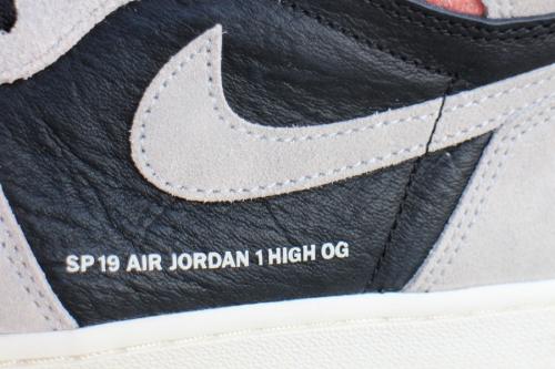 AIR JORDAN 1 RETRO HIGH OGのグレー＆ブラック