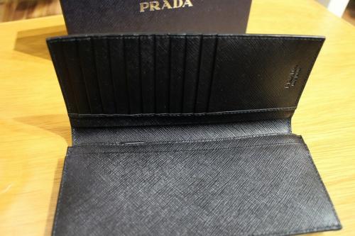 長財布のグレー＆ブラック