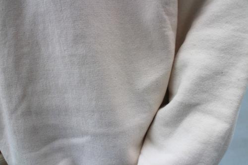 クルーネックスウェットのアイボリー