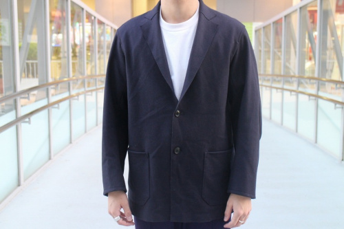 ドメスティックブランドのCOMOLI