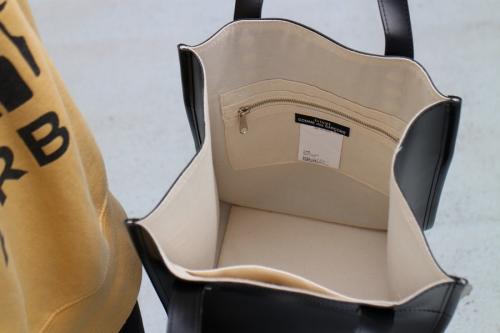 スタッズトートバッグのブラック